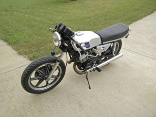 Illustration for article titled For $3,250, Give This 1978 Yamaha RD400 A Stroke Or Two
